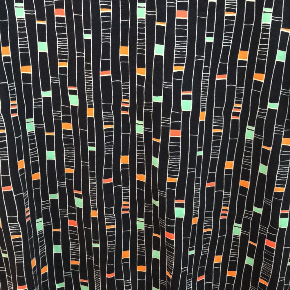 NWT Lularoe black classic t-shirt size XS - Picture 2 of 5